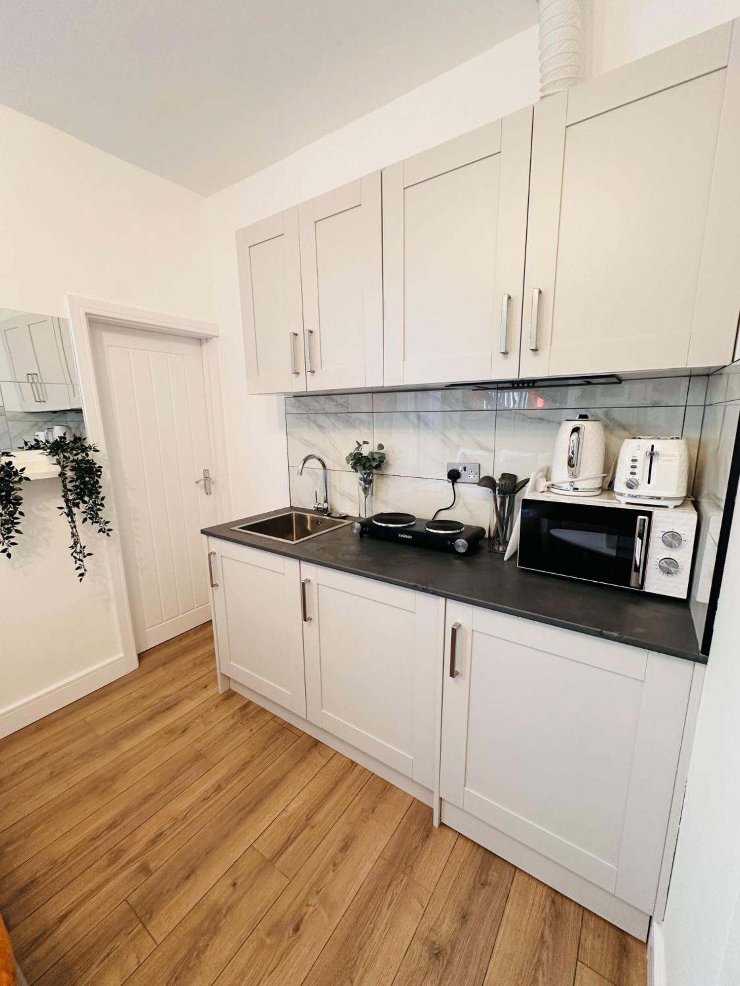 R4 Luxury Studio En-Suite Room In Harborne Lane By Queen Elizabeth Hospital Birmingham Eksteriør bilde